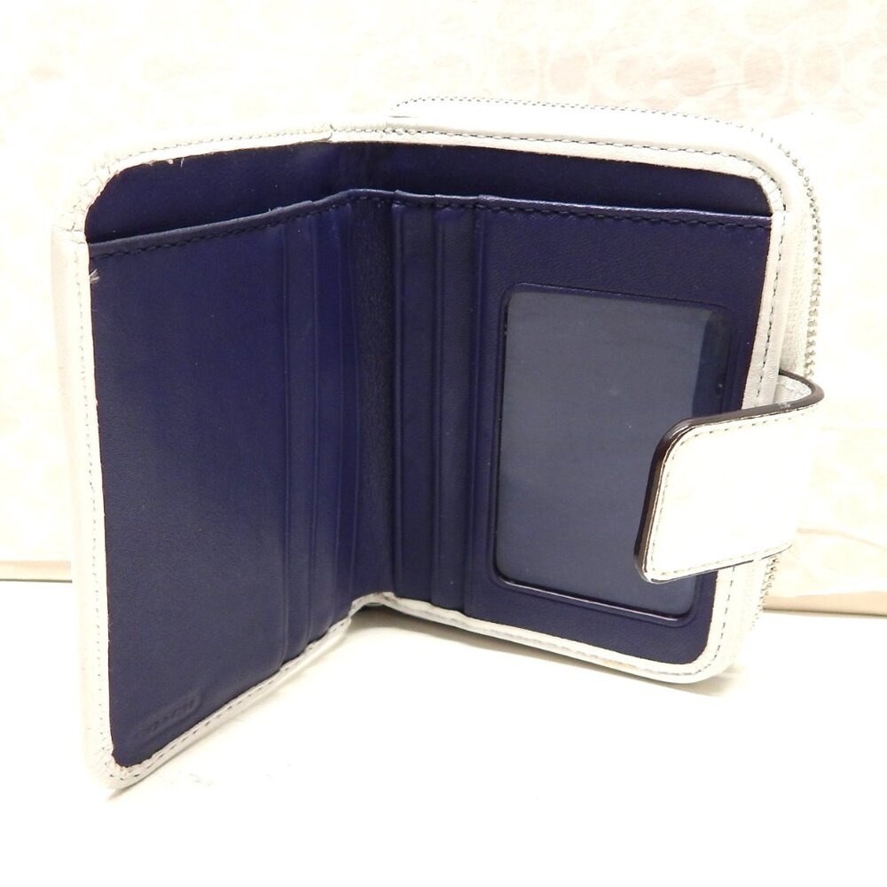 Coach Folded Wallet - Picture 5 of 9